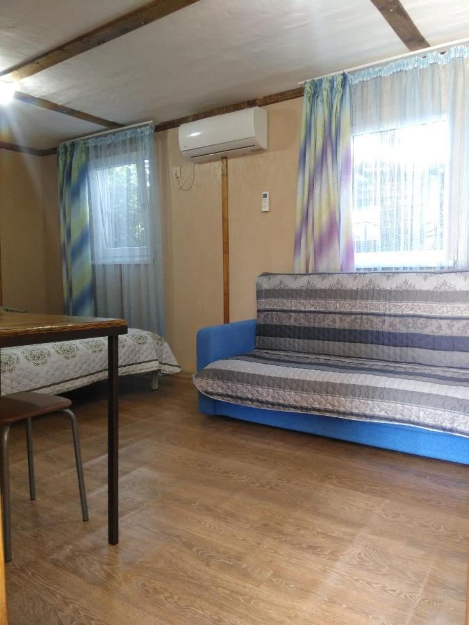 Гостевой Дом Ксения Hotel Sukhumi Eksteriør billede