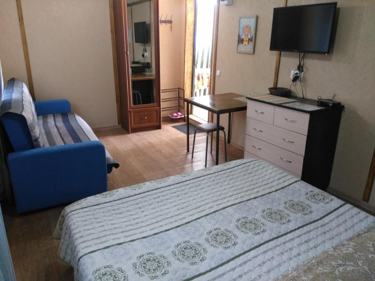 Гостевой Дом Ксения Hotel Sukhumi Eksteriør billede