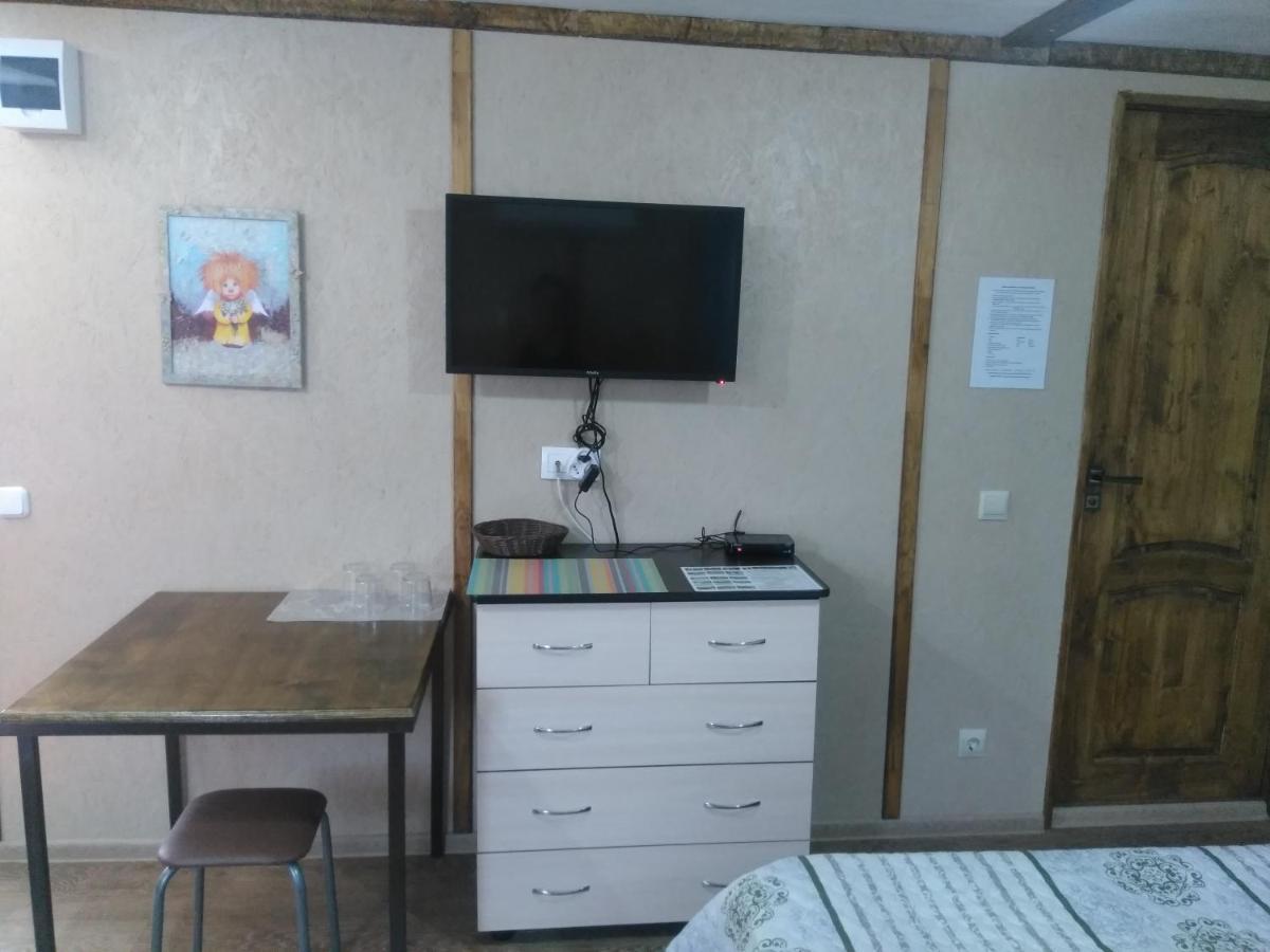 Гостевой Дом Ксения Hotel Sukhumi Eksteriør billede