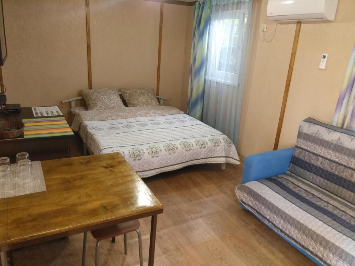 Гостевой Дом Ксения Hotel Sukhumi Eksteriør billede