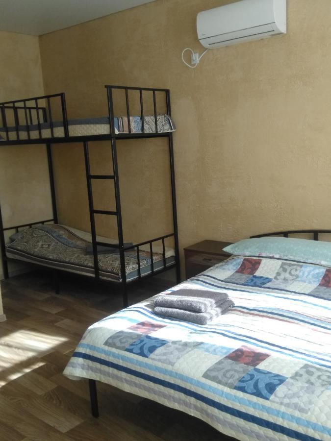 Гостевой Дом Ксения Hotel Sukhumi Eksteriør billede