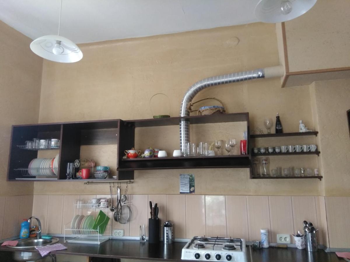 Гостевой Дом Ксения Hotel Sukhumi Eksteriør billede