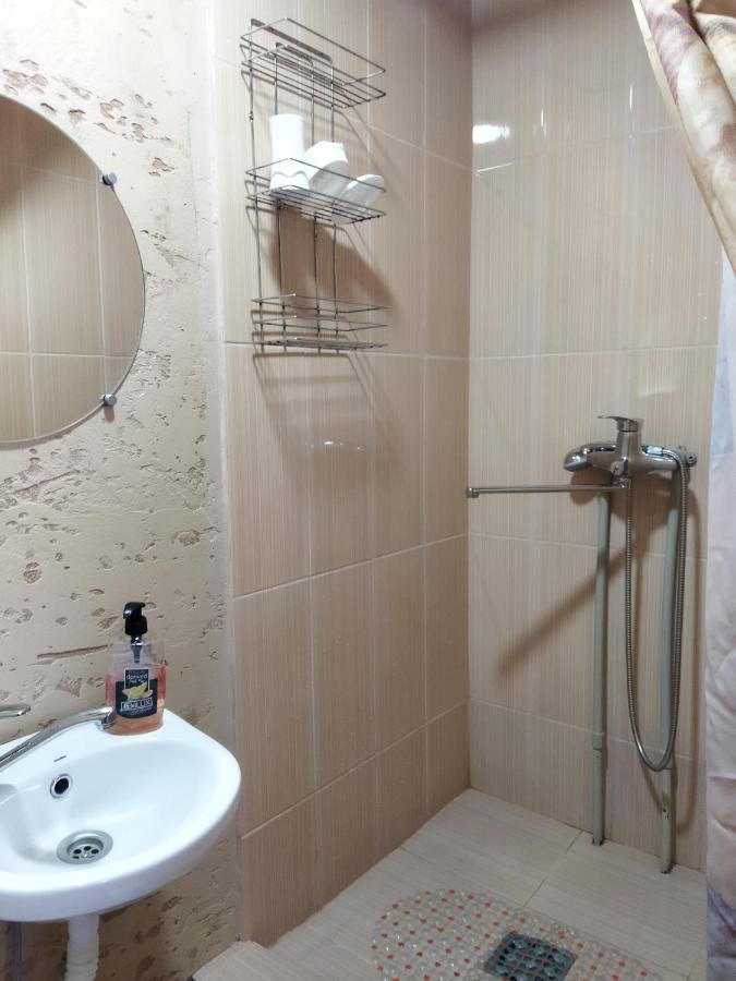Гостевой Дом Ксения Hotel Sukhumi Eksteriør billede
